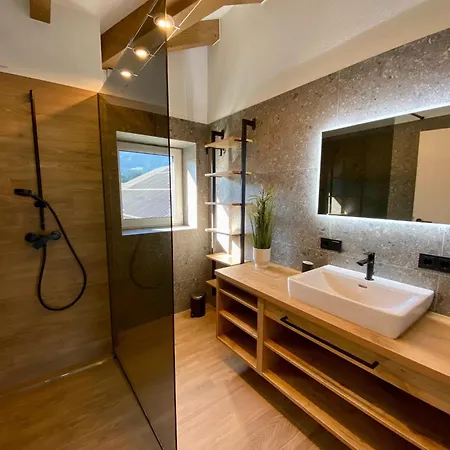 Attic Near Kitzsteinhorn Area Apartament