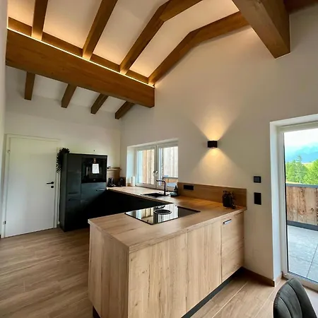 アパート Attic Near Kitzsteinhorn Area ザールフェルデン・アム・シュタイナーネン・メアー