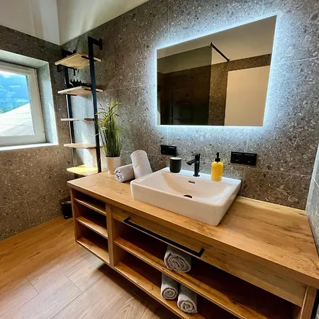 Apartamento Attic Near Kitzsteinhorn Area Saalfelden