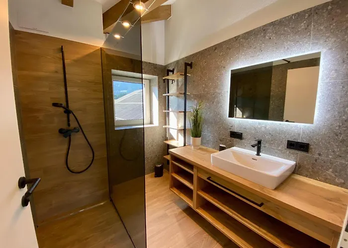 Attic Near Kitzsteinhorn Area شقة