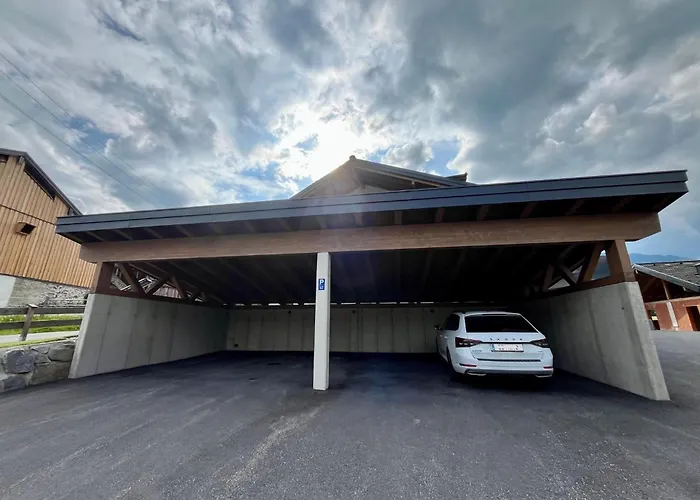 Attic Near Kitzsteinhorn Area アパート