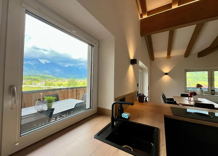 Attic Near Kitzsteinhorn Area * ザールフェルデン・アム・シュタイナーネン・メアー